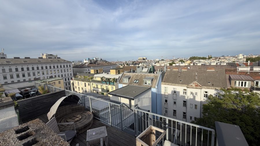 Neuwertige 2-Zi DG-Wohnung mit 2 Terrassen und Fernblick, Klimaanlage & Fußbodenheizung/Kühlung in 1160 Wien! - Bild