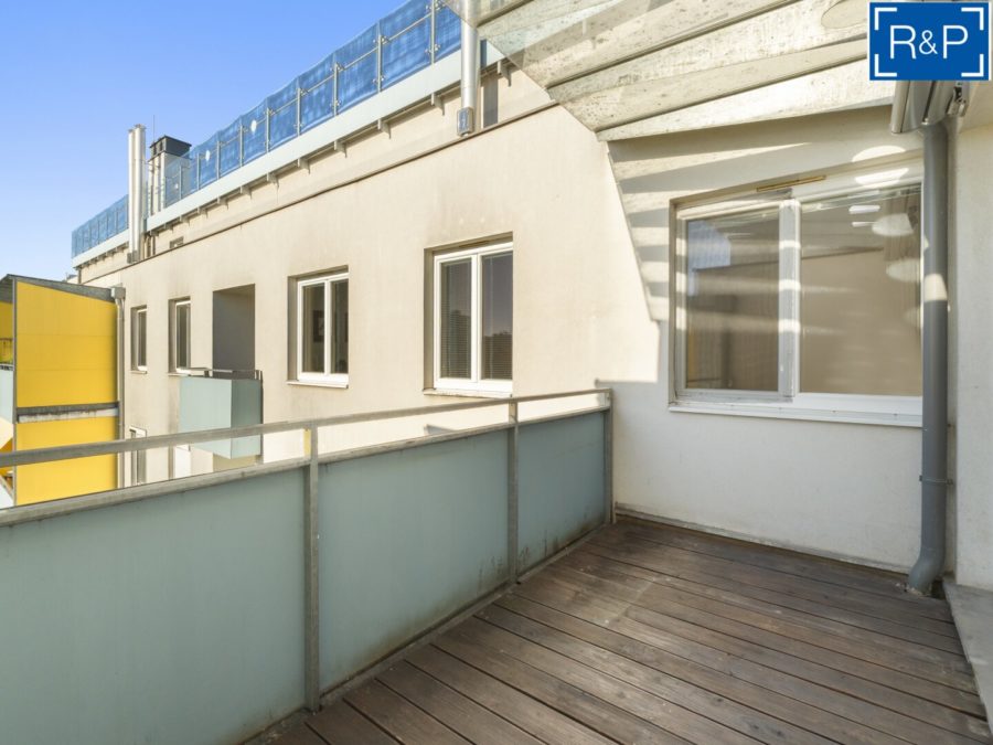 Wohnen am Liesingbach, sonnige Eigentumswohnung mit Swimmingpool am Dach - Bild